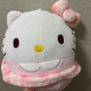 Hello kitty Squishmallow